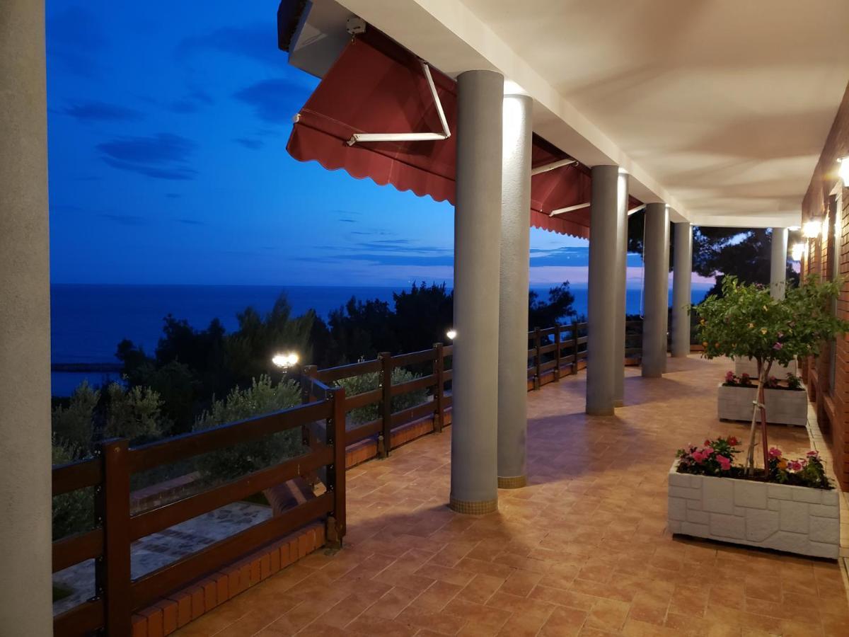 Hotel Brifs Shëngjin Eksteriør billede