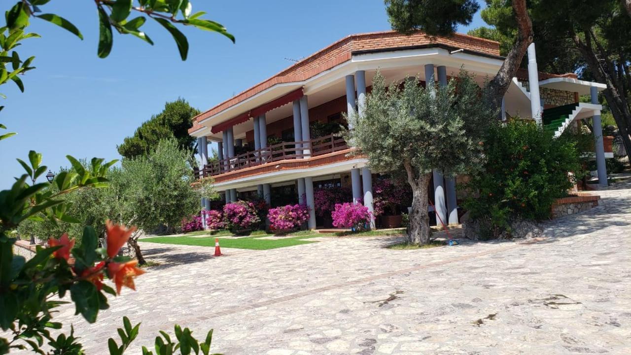Hotel Brifs Shëngjin Eksteriør billede