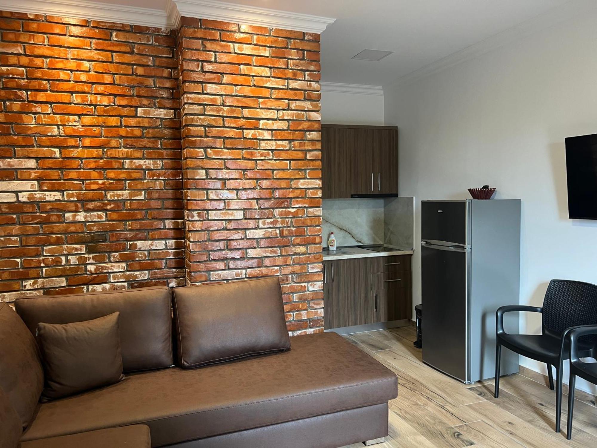 Hotel Brifs Shëngjin Eksteriør billede