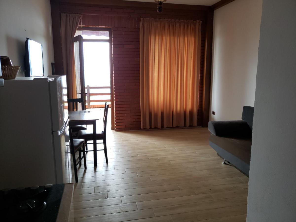 Hotel Brifs Shëngjin Eksteriør billede